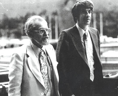 Hynek et Vallée en 1978 s30Vallée, J.: Science Interdite, O. P. Editions, 1997