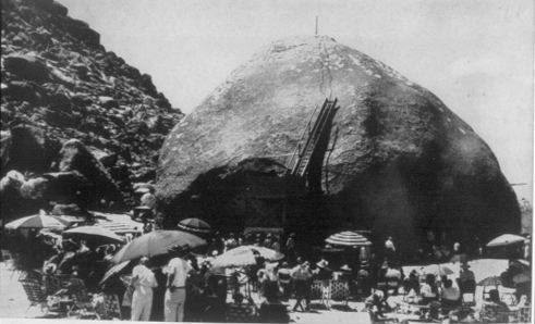 13ᵉ 'Convention Annuelle des Vaisseaux Spatiaux' en Octobre à Giant Rock (Californie)