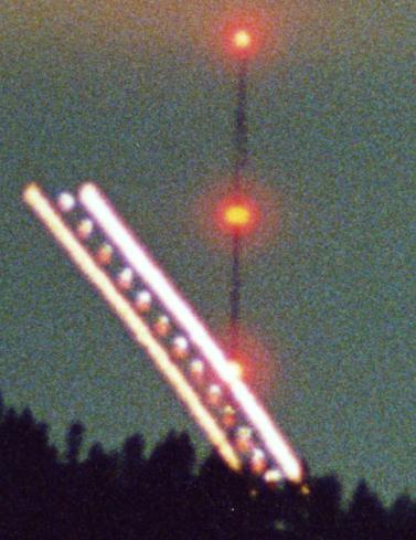 Une photo semblable à celle de Gennevilliers, prise 2003 aux alentours de Spokane      (Washington) par le juge Ed, encore une fois avec des feux fixes et clignotants